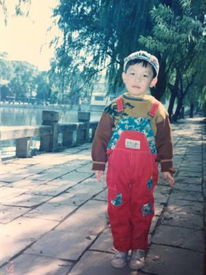 Cover image for research topic "Chinese Only Children: Advantaged or Disadvantaged?"