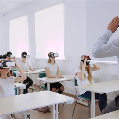 Cover image for research topic "Perspectives in Human-Media Interaction 2022"