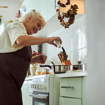 Cover image for research topic "The Role of Nutrition in Healthy Aging"