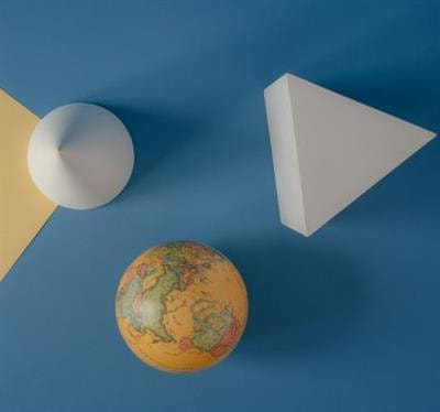 Cover image for research topic "Rethinking Global Health and Communication"