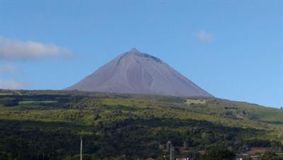 Cover image for research topic "Ocean Island Volcanoes: Genesis, Evolution and Impact"