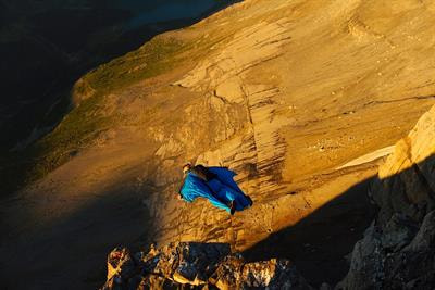 Cover image for research topic "Understanding Extreme Sports: A Psychological Perspective"