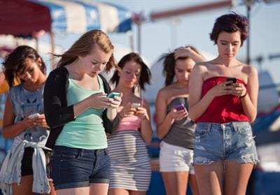 Cover image for research topic "Adverse Health Consequences of Excessive Smartphone Usage"
